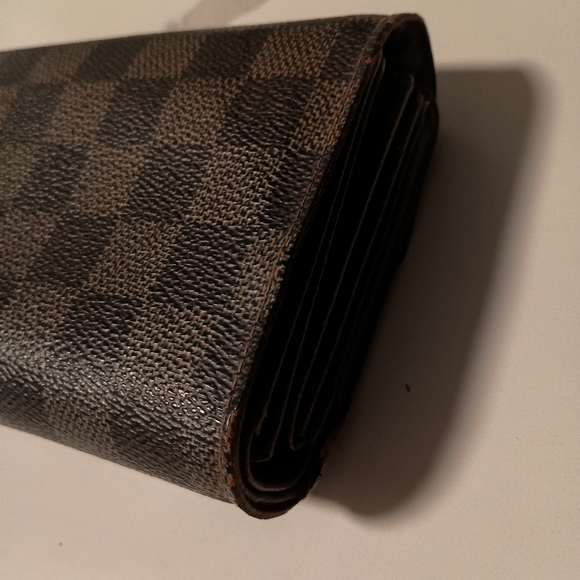 Authentic Louis Vuitton Louis Vuitton Tri-Fold Wallet Damier Porto Monogram - Picture 6 of 15